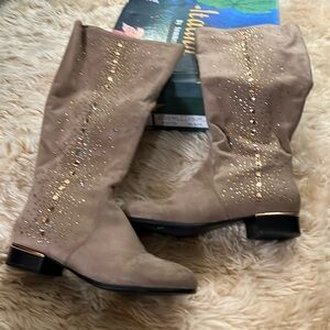 Suede beaded boots
